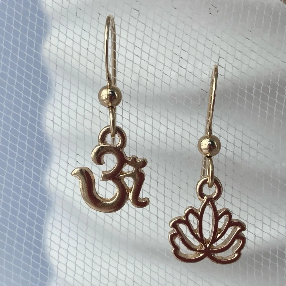 𝅺OM and Lotus Flower Mismatched Gold Earrings